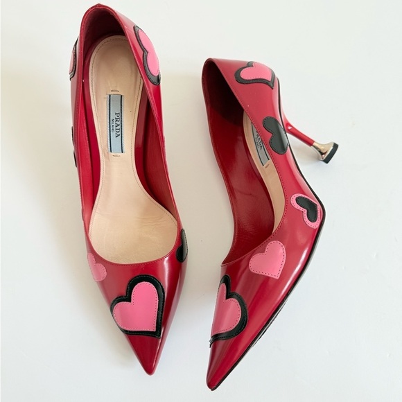 Prada Red Patent Leather Heart Appliquè Pointed Toe Heart Pumps EU 37.5 - Picture 1 of 11